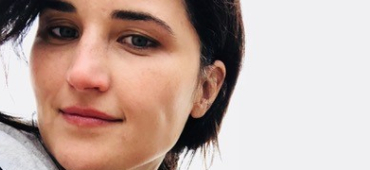 Olga mit ihrem Sohn und Katze